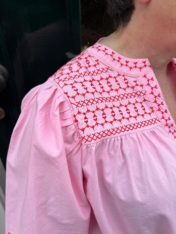 BLOUSE NILA BLOUSE NILA