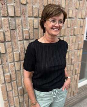 JDY JDYBEAUTY S/S BOAT NECK GLITTER PULL KNT BLACK