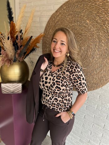 Mi Piace T-SHIRT V-NECK TRAVELSTOF 202271 LEOPARD PRINT Mi Piace T-SHIRT V-NECK TRAVELSTOF 202271 LEOPARD PRINT