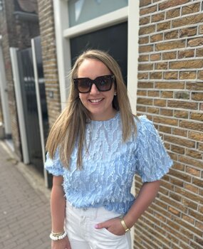 TOP LYNETTE