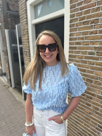 TOP LYNETTE