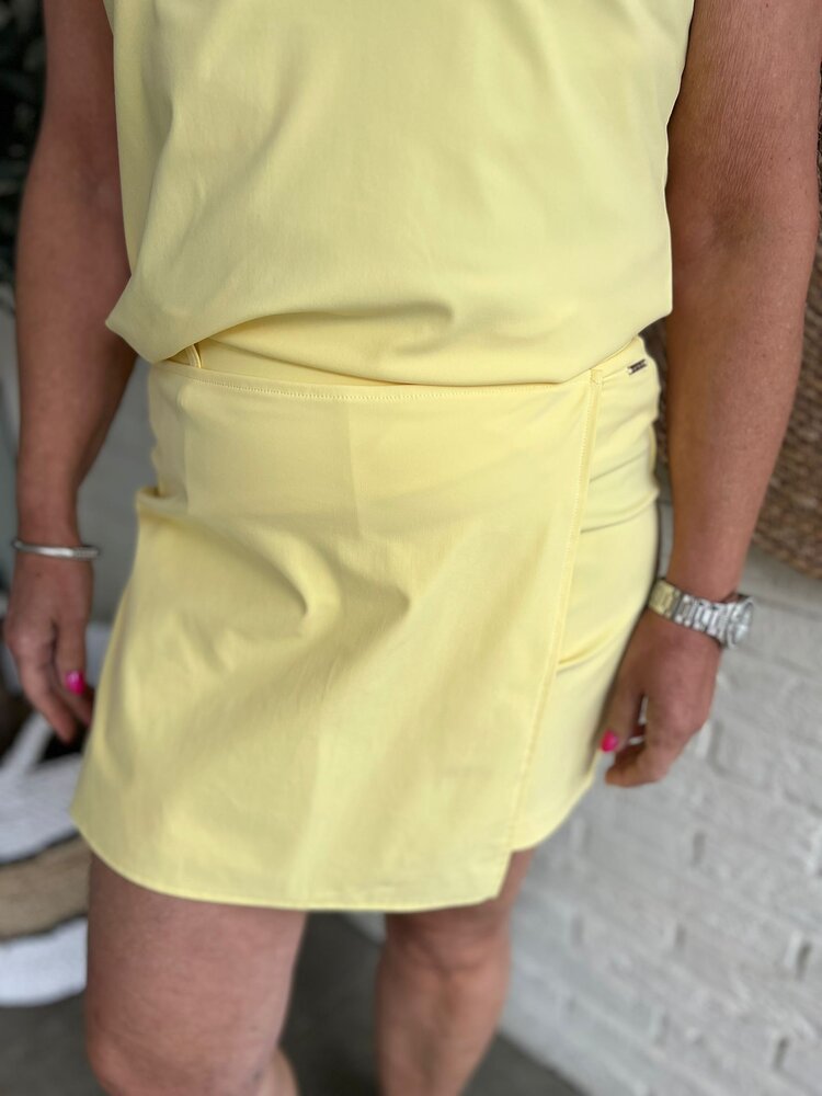 Mi Piace SKORT TRAVELSTOF 202623 LEMON YELLOW