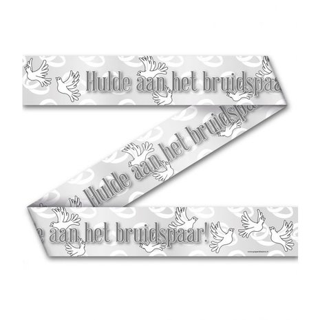 Sales in the ribbon tribute to the bridal couple | 12 MTR