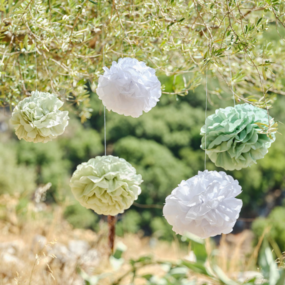 Ginger Ray Sage green and white pompoms 5 pieces Ginger Ray Sage green and white pompoms 5 pieces