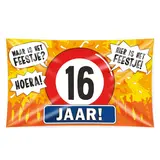 Paper Dreams Gevelvlag 16 jaar verkeersbord XXL | 150x90cm Paper Dreams Gevelvlag 16 jaar verkeersbord XXL | 150x90cm