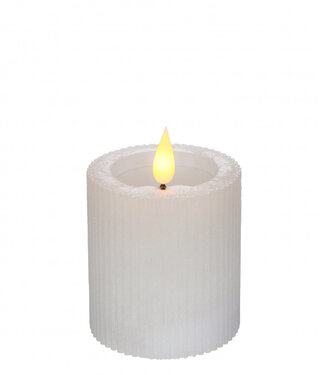 4A LED stump candles ribbed white | Diameter 7 centimetres | Height 7.5 centimetres | Excluding AAA batteries | Per 6 pieces