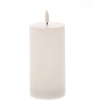 4A LED pillar candles white | Diameter 7.5 centimetres | Height 15 centimetres | Excluding AA batteries | Per 6 pieces