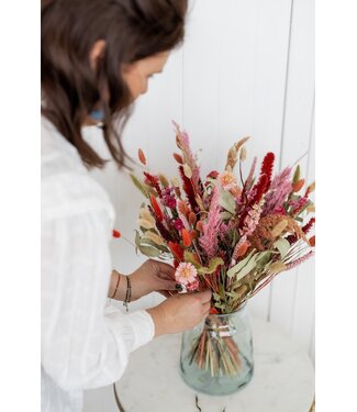 MyFlowers Trockenblumenstrauß Amelia | Länge ± 65 Zentimeter | Mit rosa und natürlichen Trockenblumen