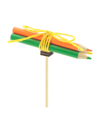 4A Stecker mit 3 Bleistiften | Farbe: Gemischte Farben | Länge der Bleistifte 8 Zentimeter | Länge des Steckers ± 50 Zentimeter | Pro 25 Stecker