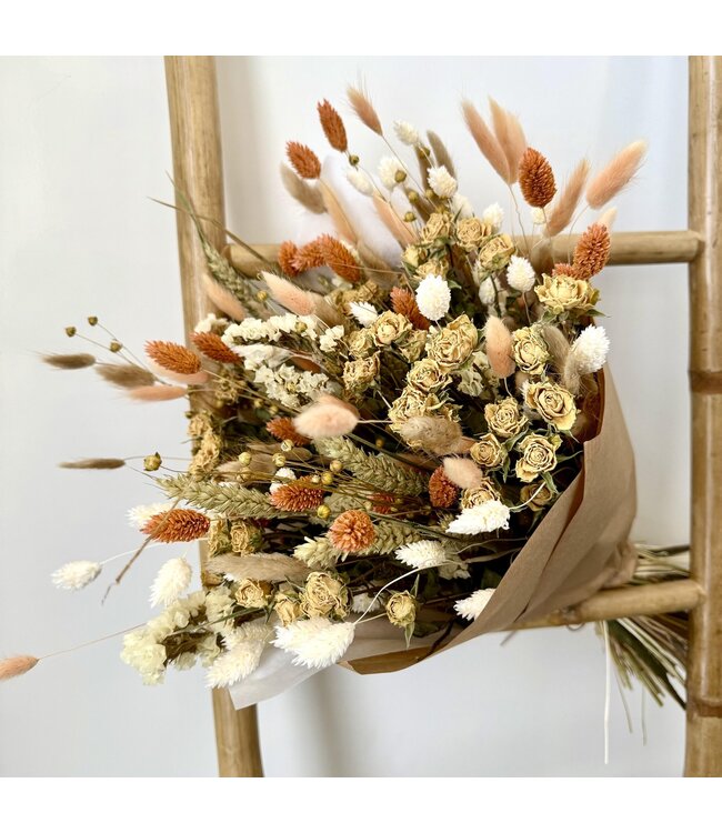 Bouquet de fleurs séchées Shades of Salmon | Longueur ± 60 centimètres | Avec des fleurs séchées couleur saumon