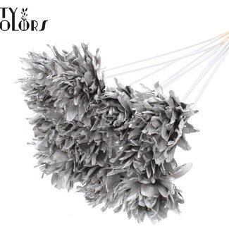 QC Shola Dennenhouten Bloem op stok | Kleur: Platinakleurig | Shola Slice Pine Bijsteker | Diameter bloem 6 centimeter | Lengte ± 50 centimeter | 10 bijstekers per bos