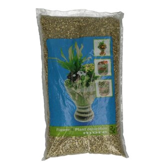 4A Gravel | Colour: Gold-coloured | Diameter 2 - 3 millimeter | Bag contents 5 kilo | Per bag