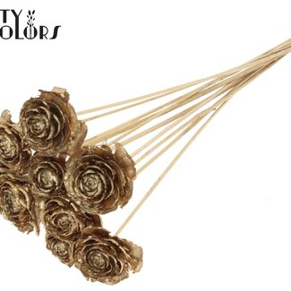 QC Cedar Rose on stem | Colour: Antique Gold-coloured | Pinecone pick | Length ± 50 centimeter | 10 picks per bunch