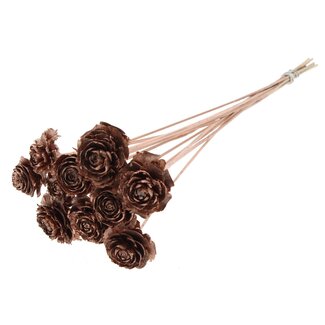 QC Cedar Rose on stem | Colour: Copper-coloured | Pinecone pick | Length ± 50 centimetre | 10 picks per bunch