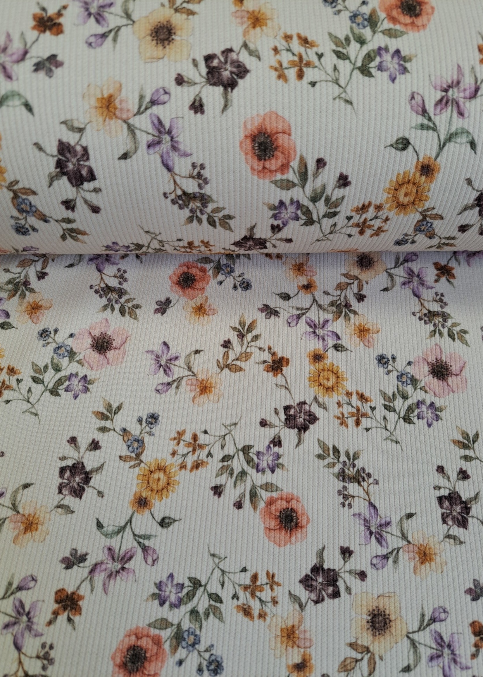 Quality textiles Rib Florida small flowers off white
