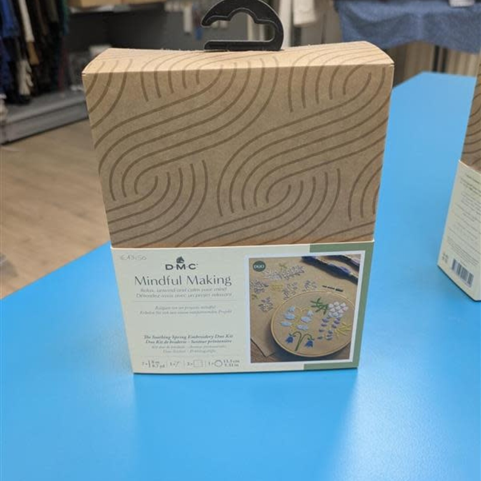 DMC Borduurpakket - Mindful Making -  The Sootbing Spring Embroidery Duo Kit