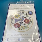 DMC - Borduurkit - Un Oiseau Dans Les Fleurs