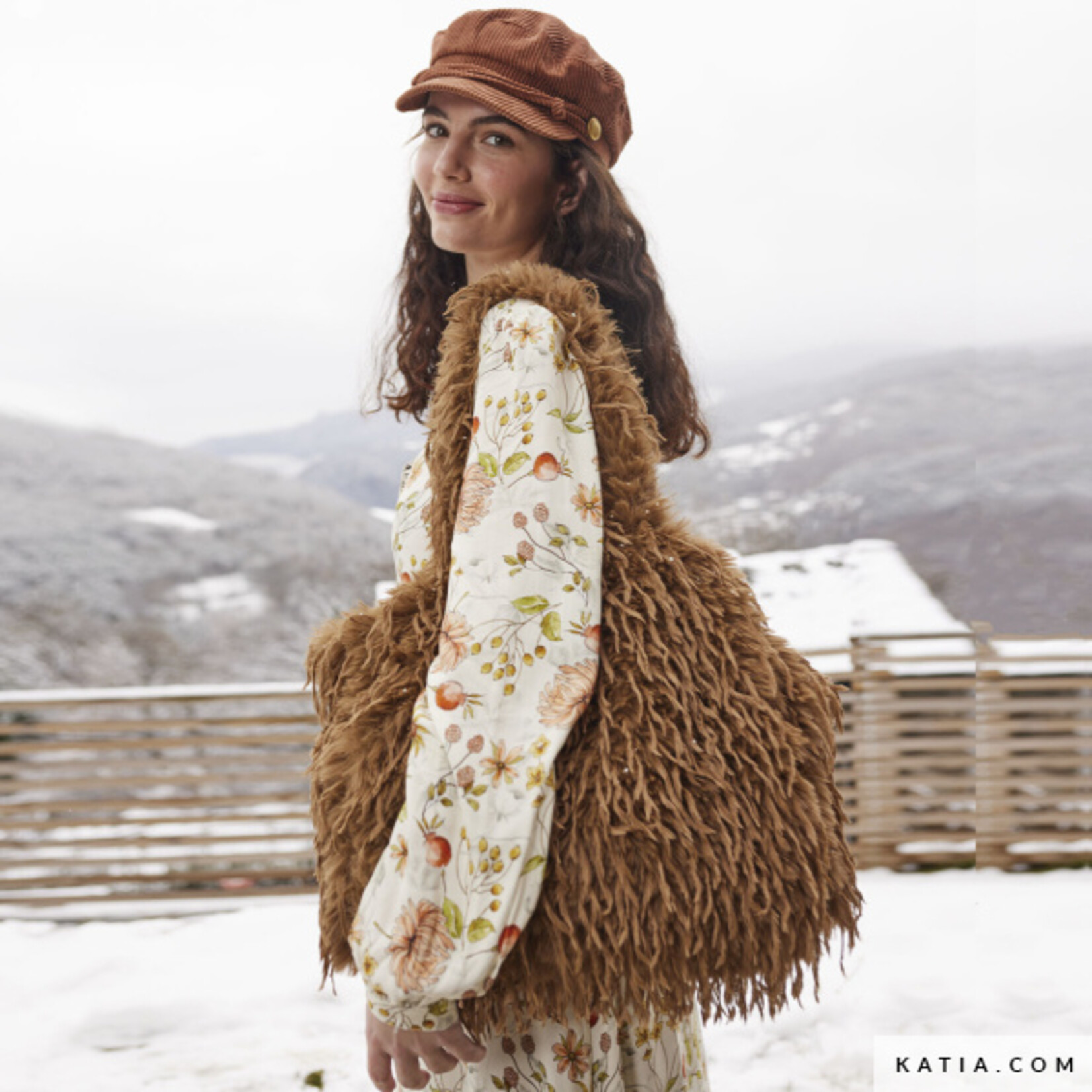 Vegan nepbont feather hair camel