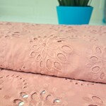 Broderie bloem groot oudroze