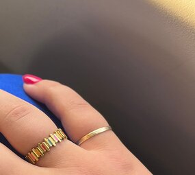 Multicolor ring goud