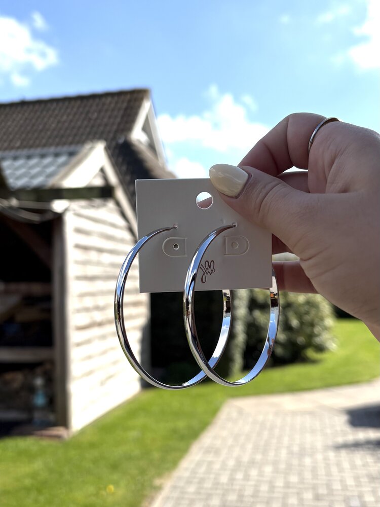 Hoops oorbel zilver