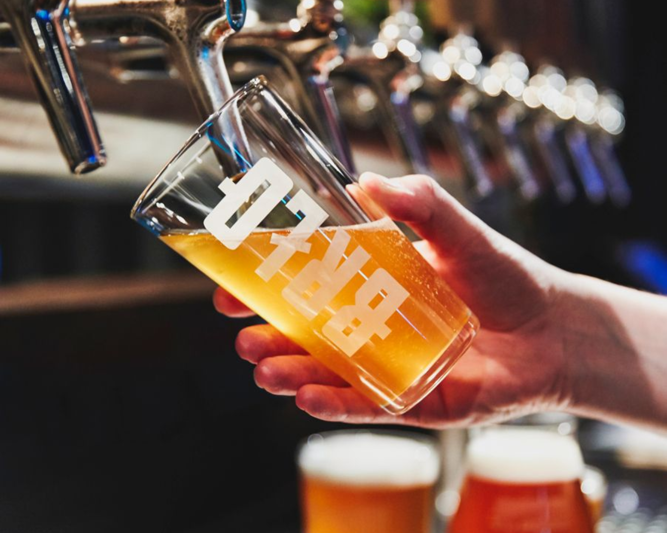 Biergeluk zonder Alcohol: Het Perfecte Cadeau: Een Alcoholvrij Bierpakket!