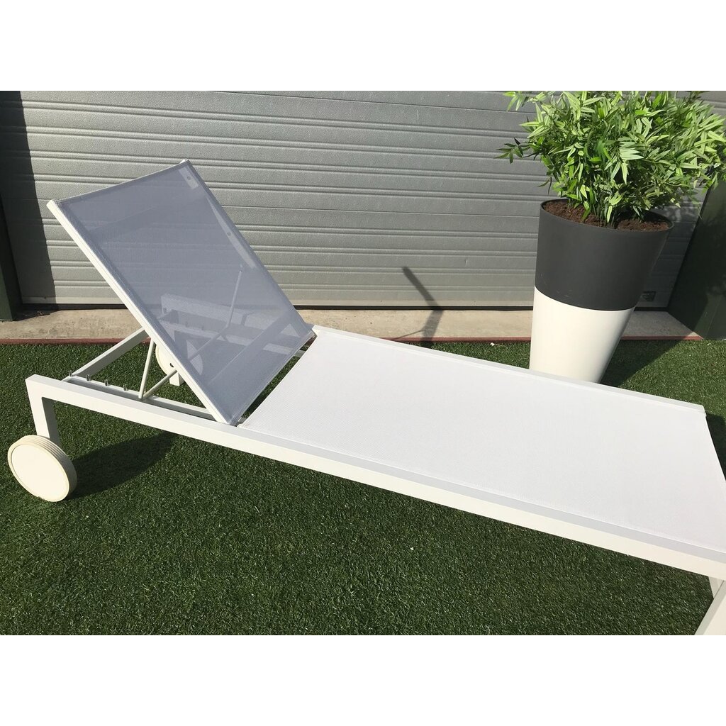 Ligbedshop Aluminium hoog ligbed Martinez met buitenkussen