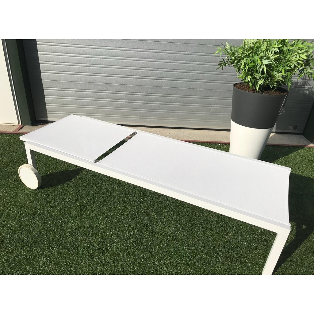 Ligbedshop Aluminium hoog ligbed Martinez met buitenkussen