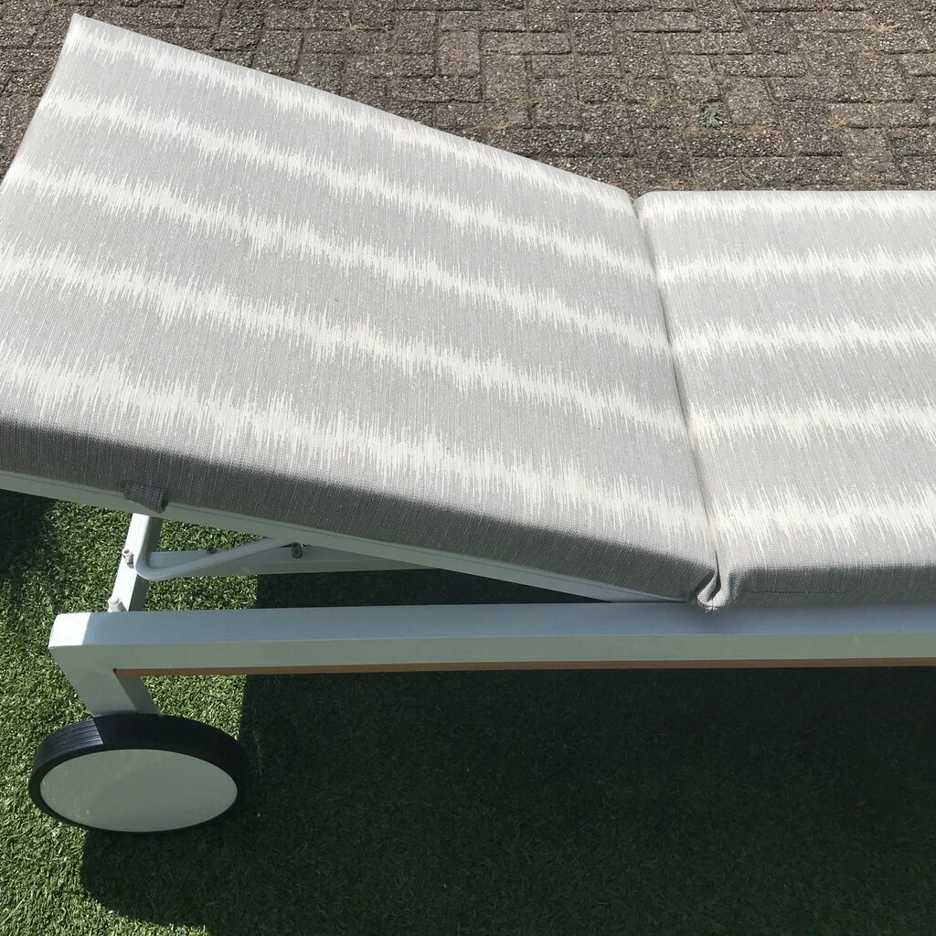 Ligbedshop Ligbedkussen strak Sunbrella standaard 6cm dikte