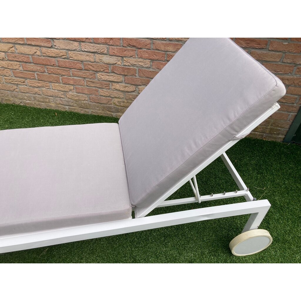 Ligbedshop Aluminium extra hoog ligbed Martinez projectsample