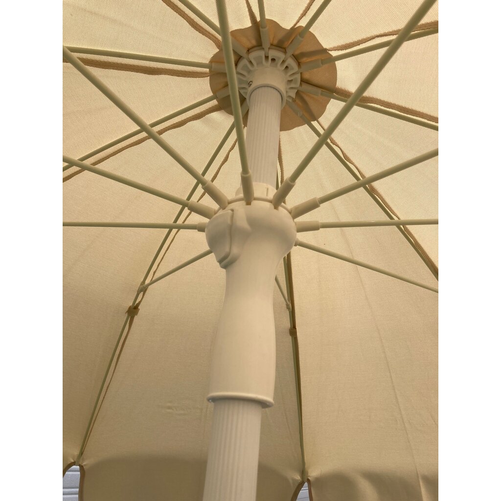 Grosfillex Pool parasol met ecru doek en witte aluminium staander