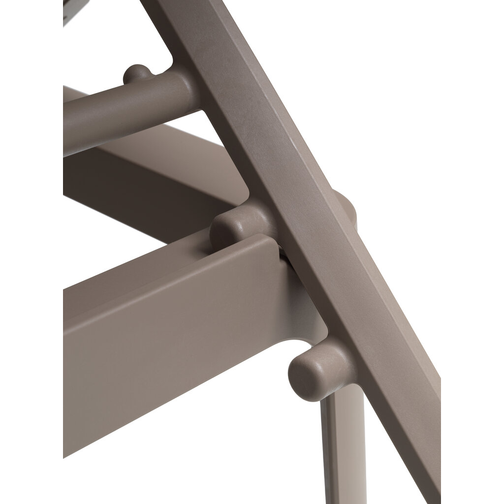 Nardi Lang modern ligbed Plano van sterk kunststof met ademend textileen