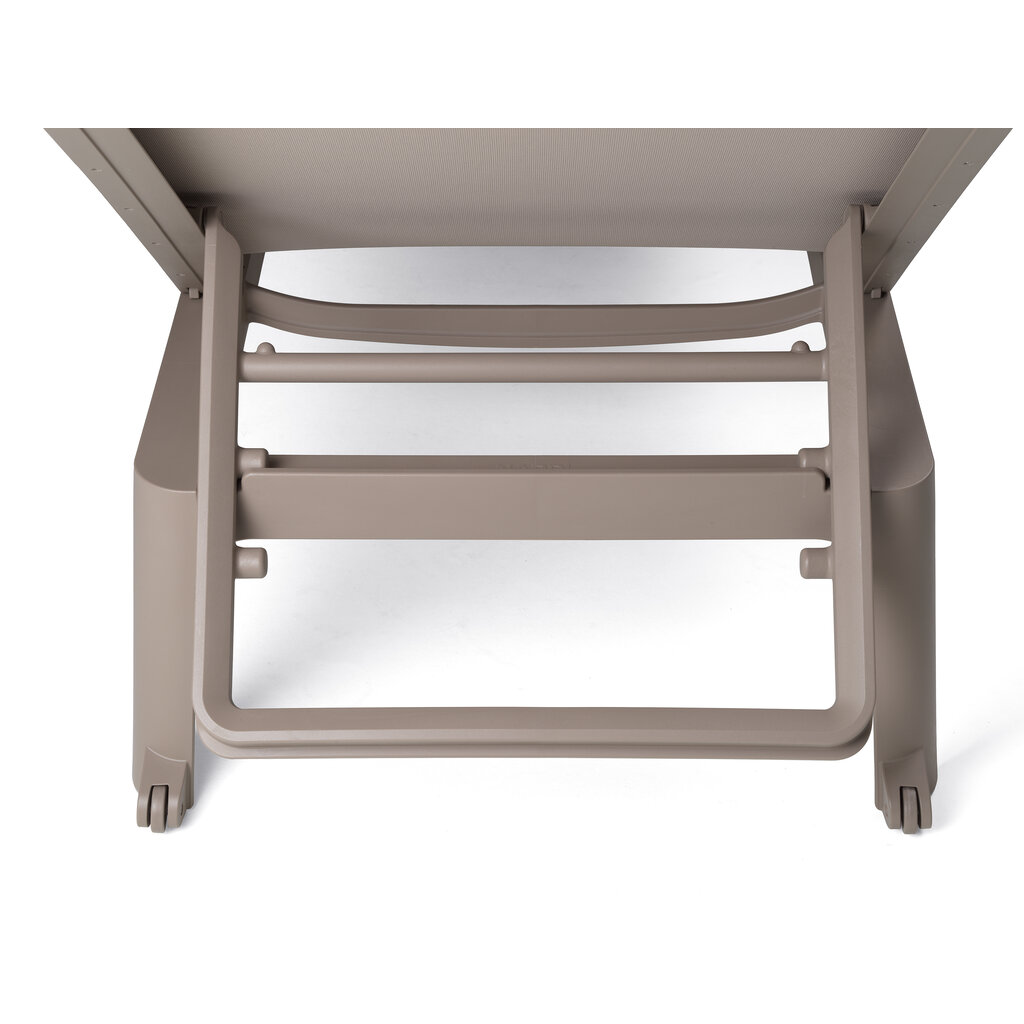 Nardi Lang modern ligbed Plano van sterk kunststof met ademend textileen