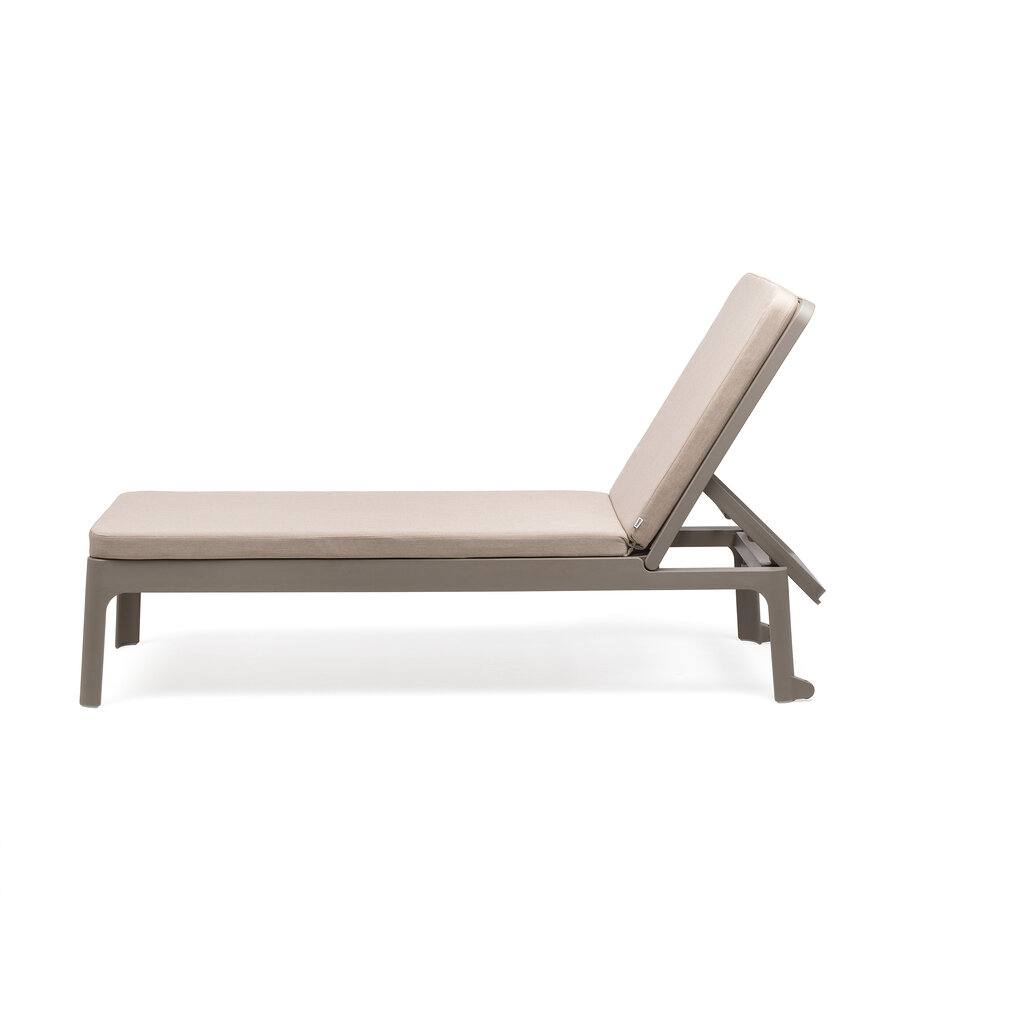 Nardi Lang modern ligbed Plano van sterk kunststof met ademend textileen