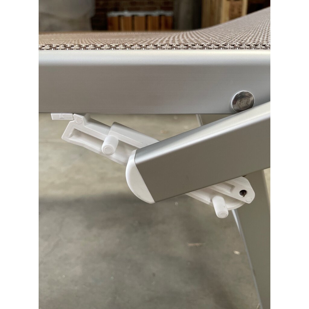 Ramberti Inklapbaar Italiaans ligbed T3 aluminium met luifel