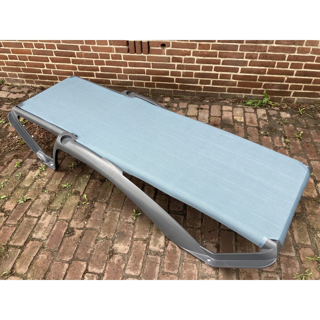 Resol Ligbed Marina Club donkergrijs frame met atlantisch blauw textileen SALE