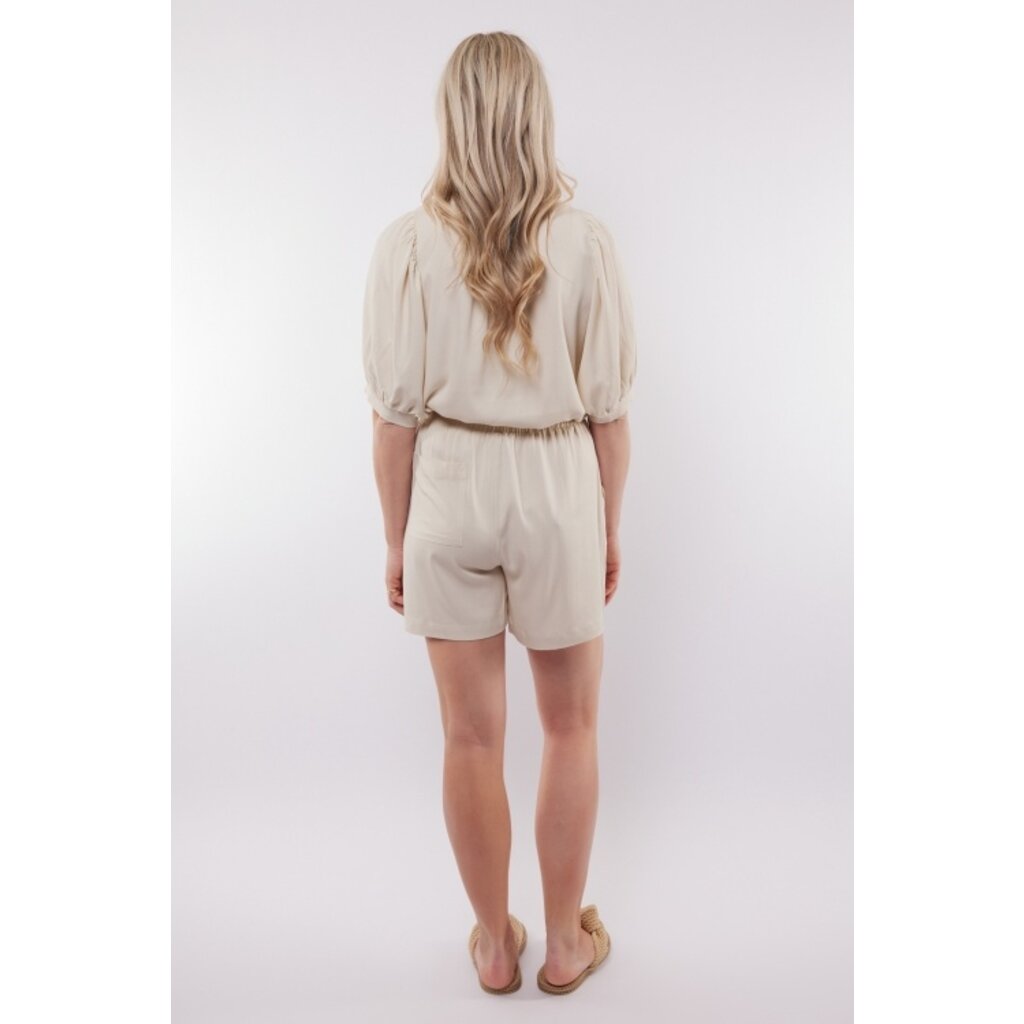 C&S the label Short Lucca