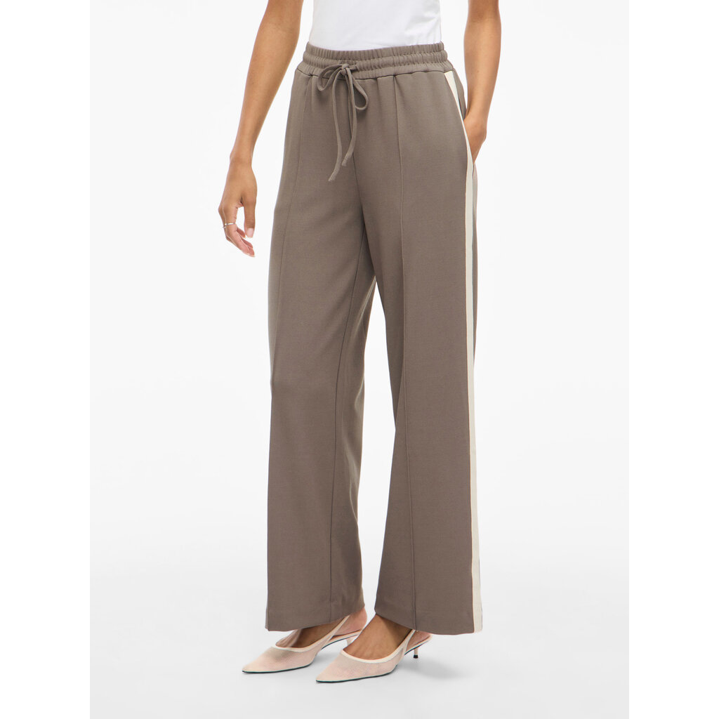 Vila Broek Viclua Track Falcon