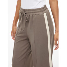Vila Broek Viclua Track Falcon