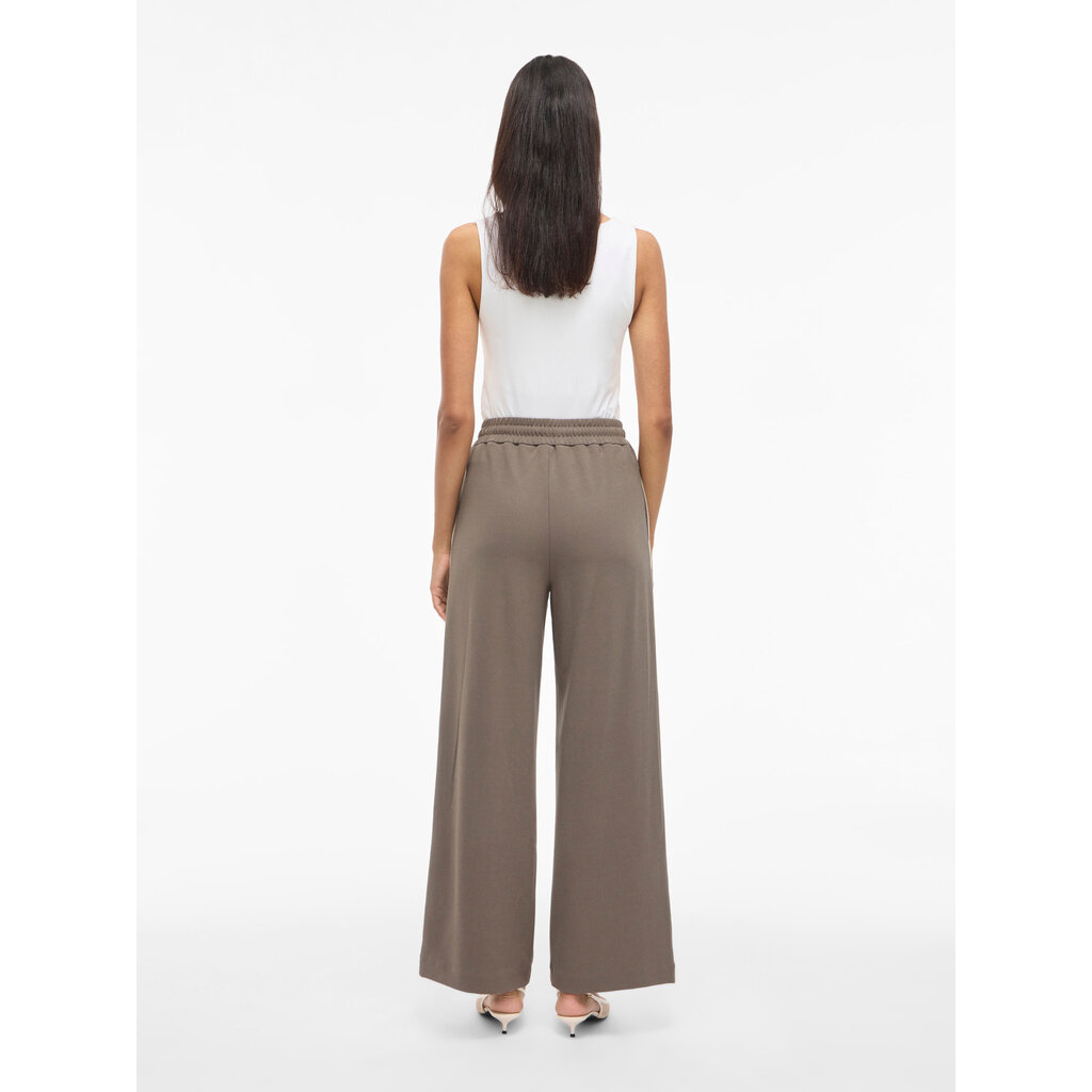 Vila Broek Viclua Track Falcon