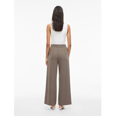 Vila Broek Viclua Track Falcon