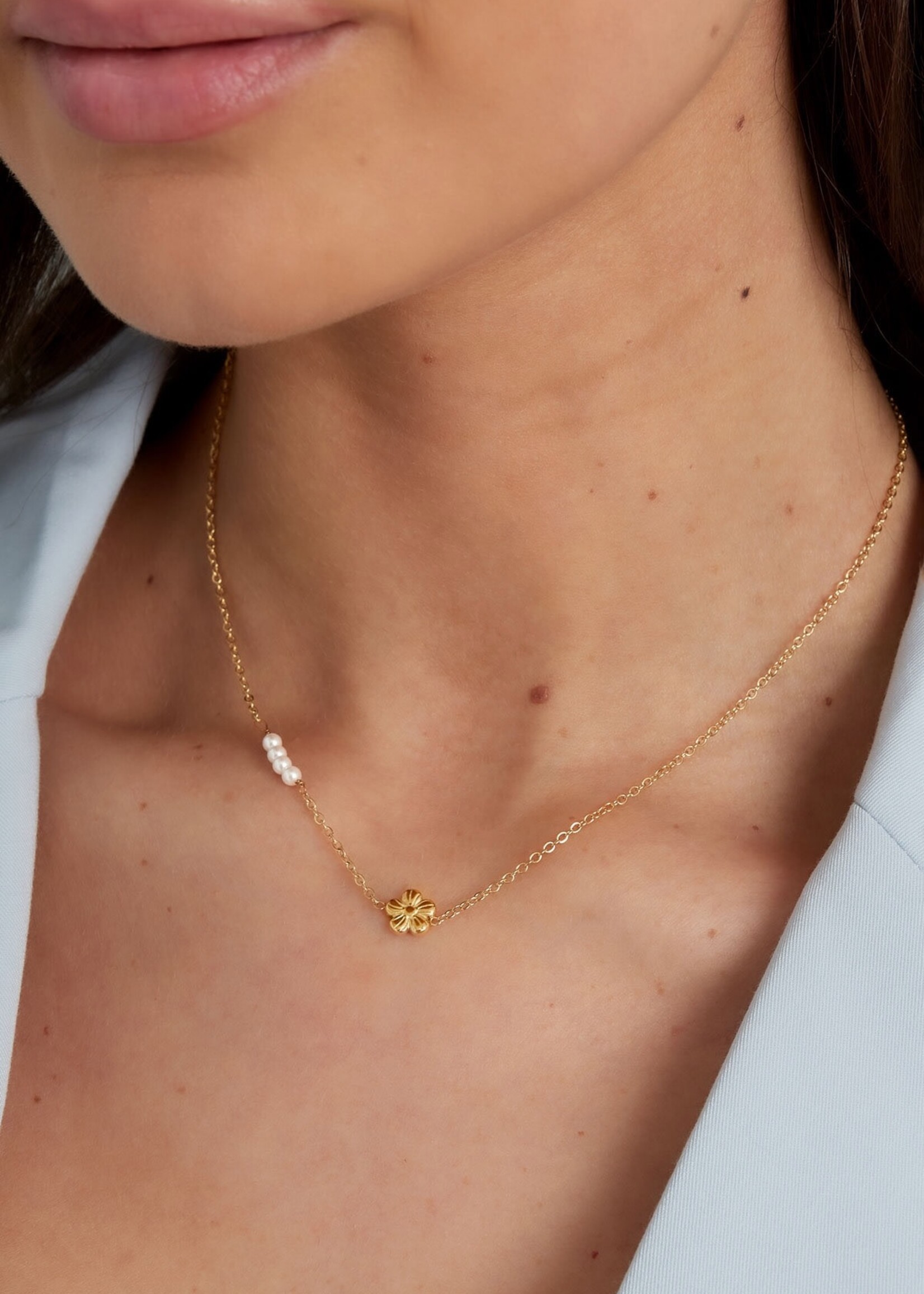 More the Firm Ketting Flower and pearls