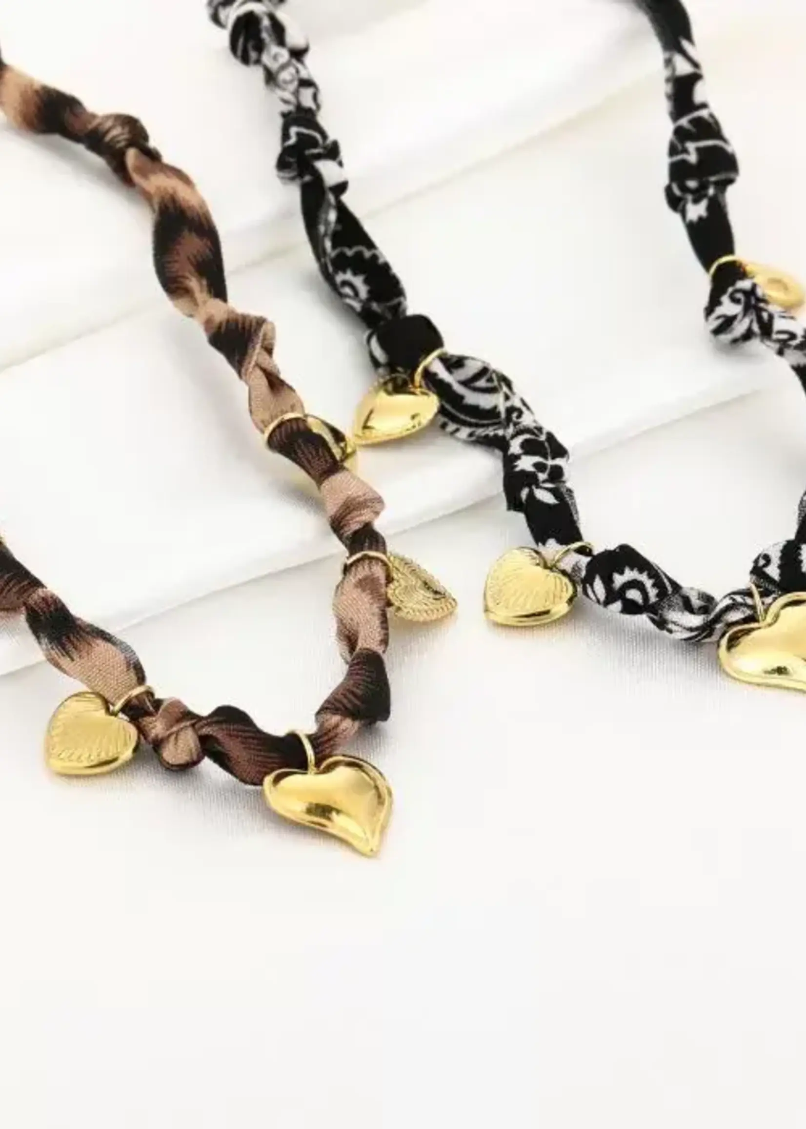 More the Firm Bandana ketting hartjes bedels