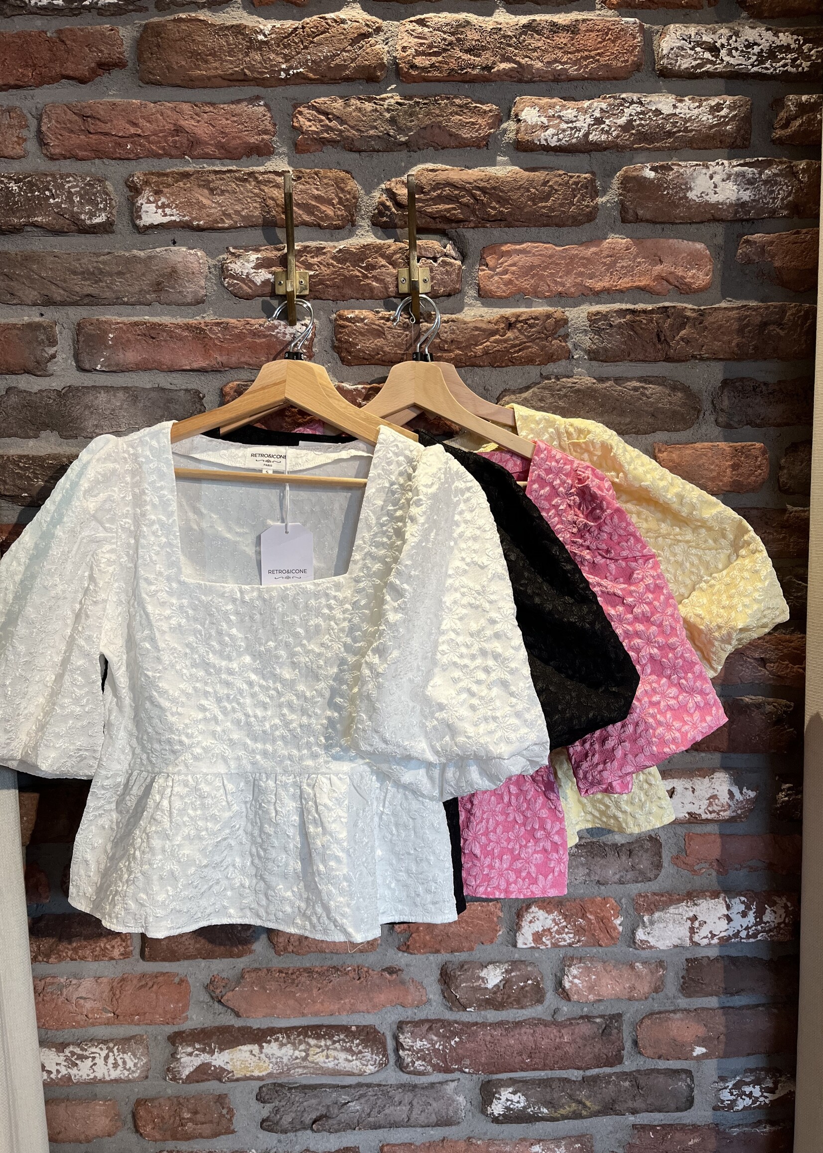 Flo Boutique Top Blossom Black