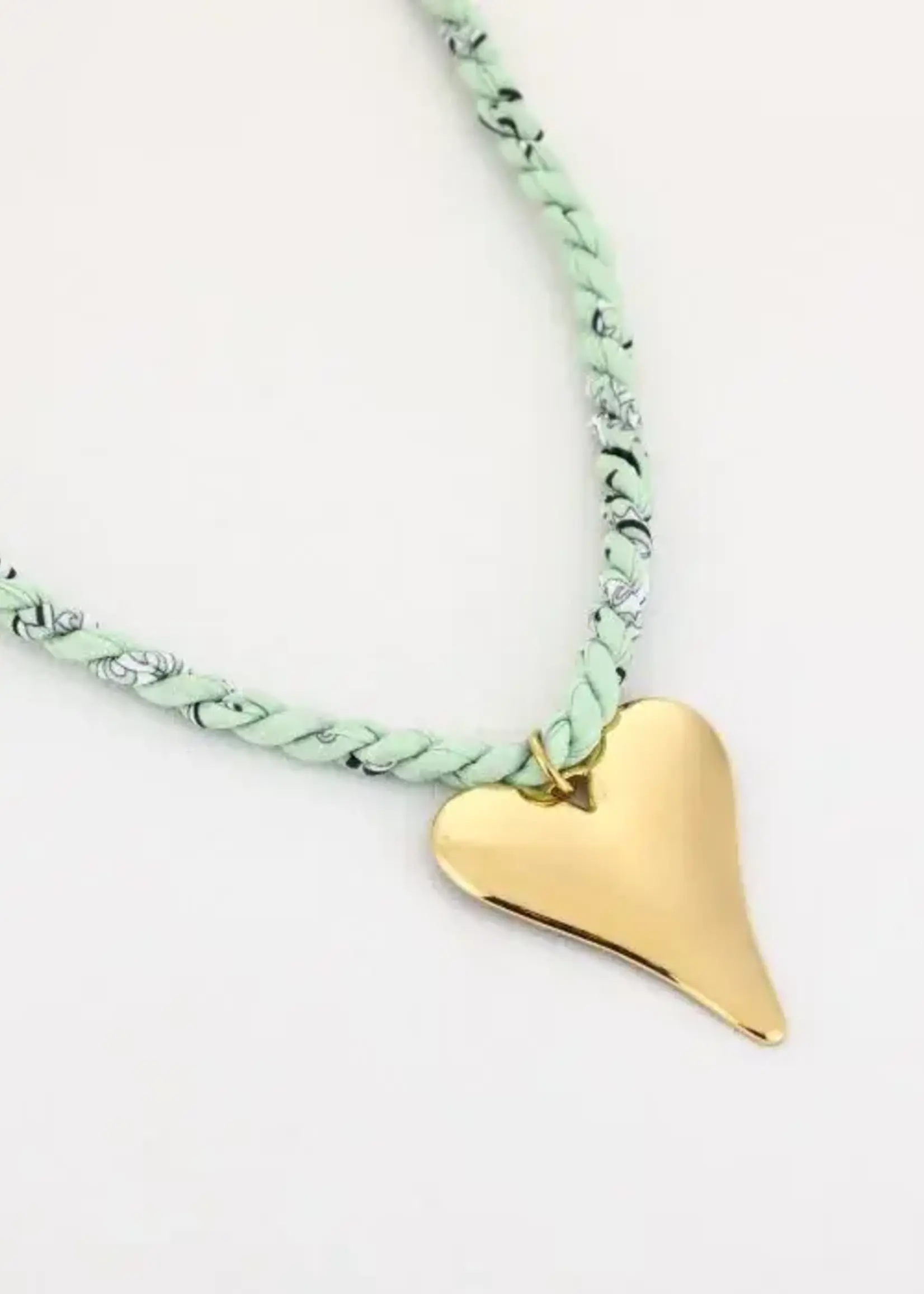 More the Firm Bandana ketting big  charm