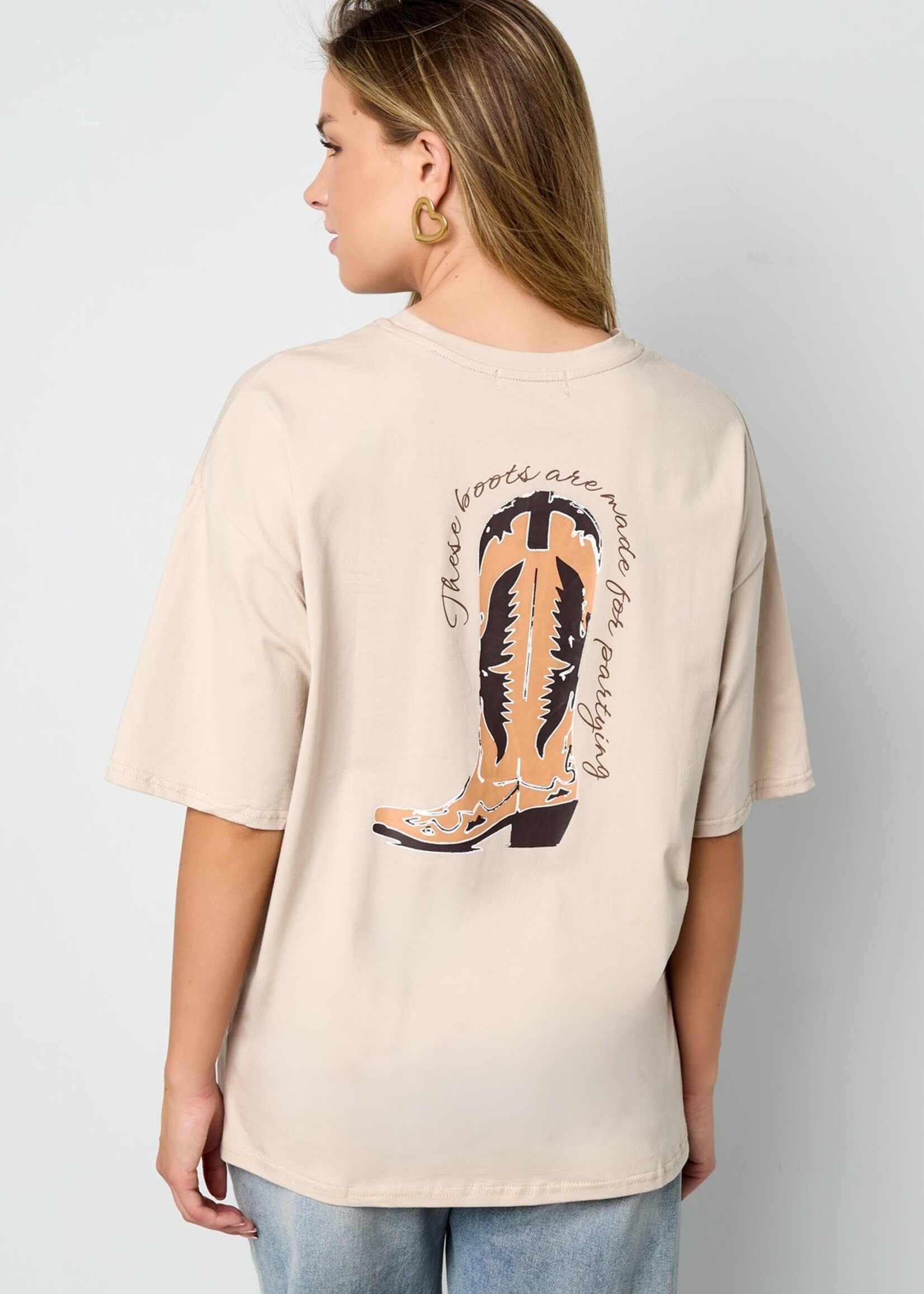 Flo Boutique T-shirt Cowboy Boots Khaki