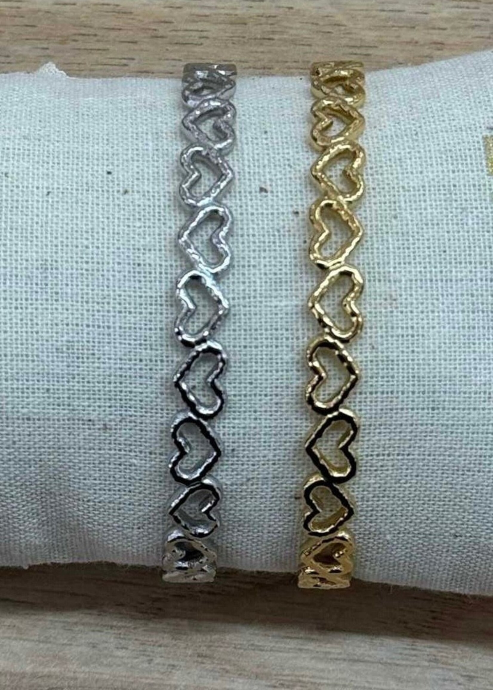 Flo Boutique Bangle Hearts in a row