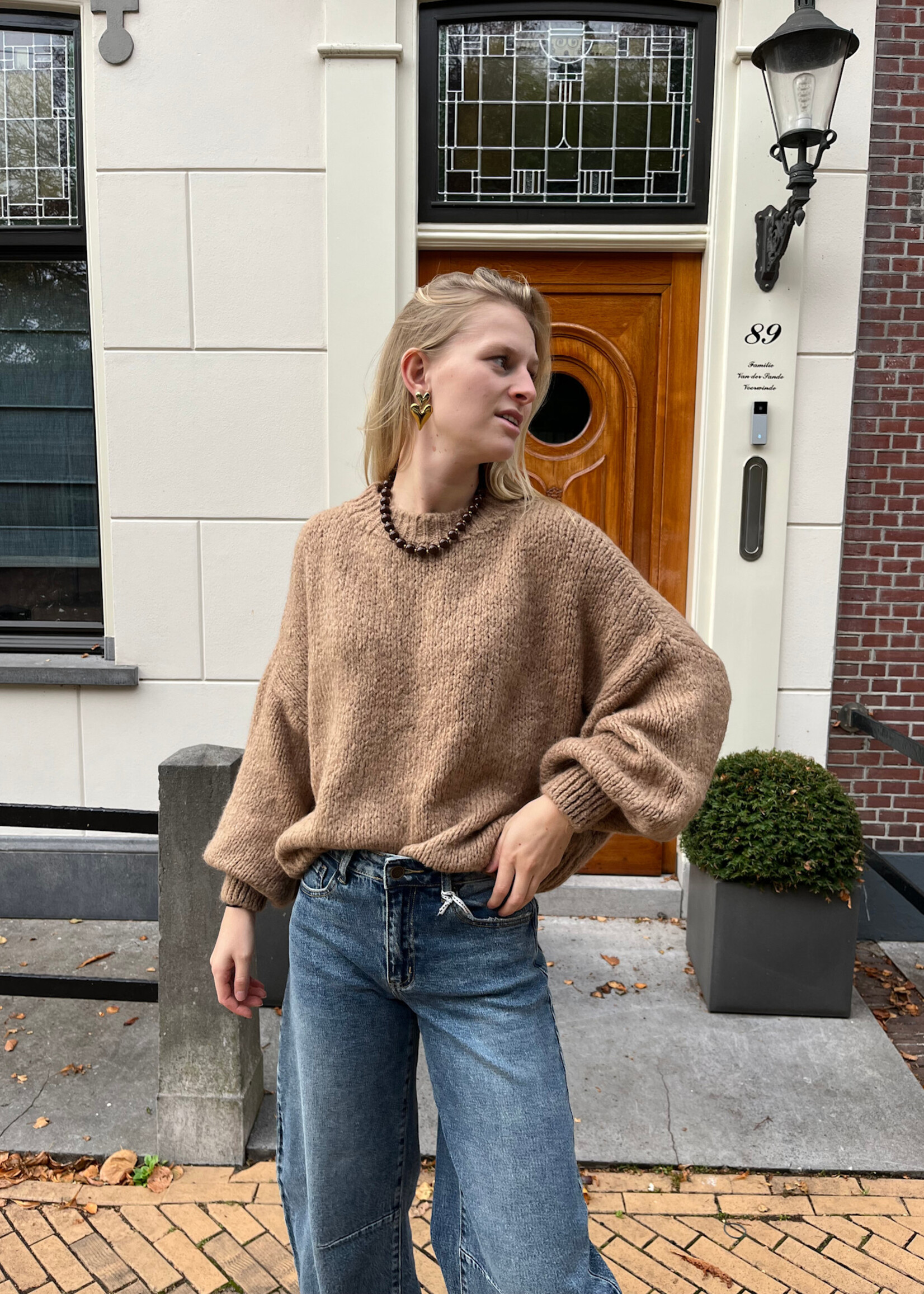 Flo Boutique Cosy trui Diede Camel