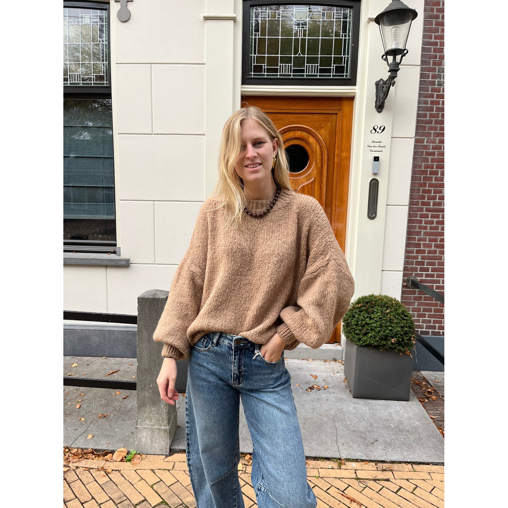 Flo Boutique Cosy trui Diede Camel