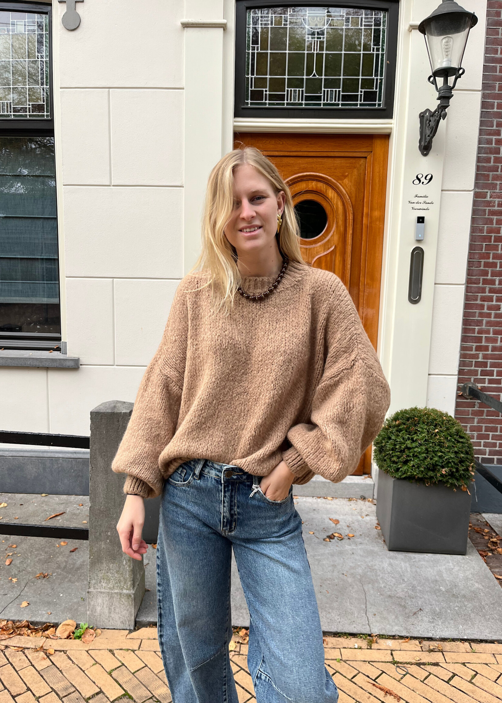 Flo Boutique Cosy trui Diede Camel